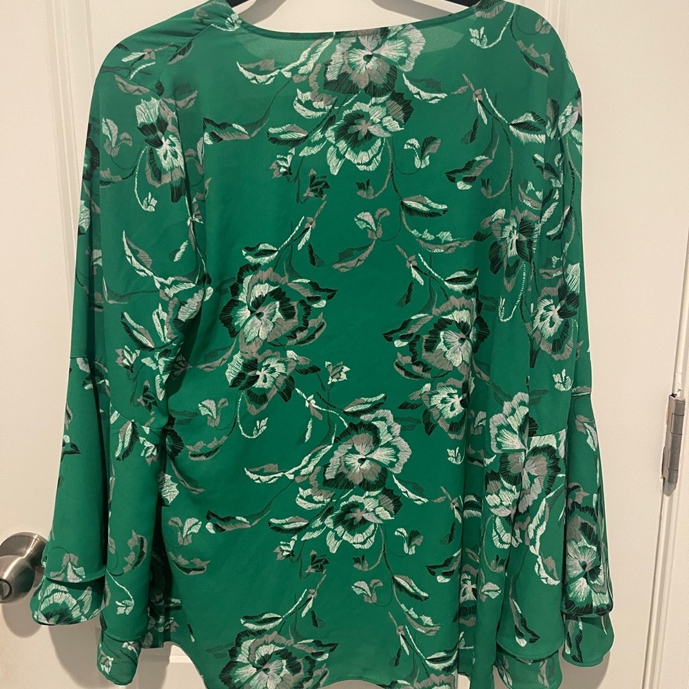 Alfani Green Graphic Blouse Relaxed Fit - Picture 3 of 3